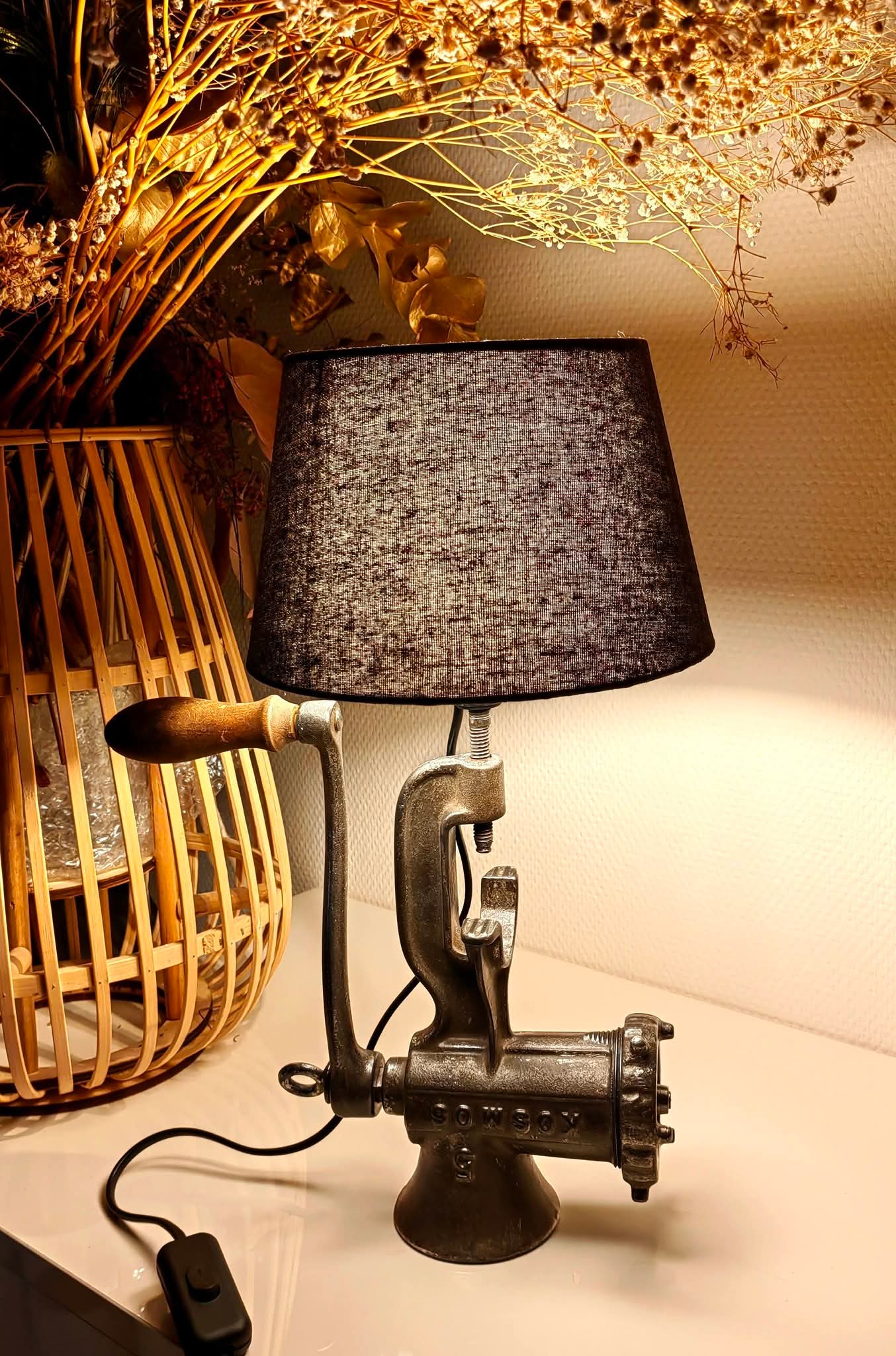 Galda lampa "Kosmoss 5 pārdzimšana" 