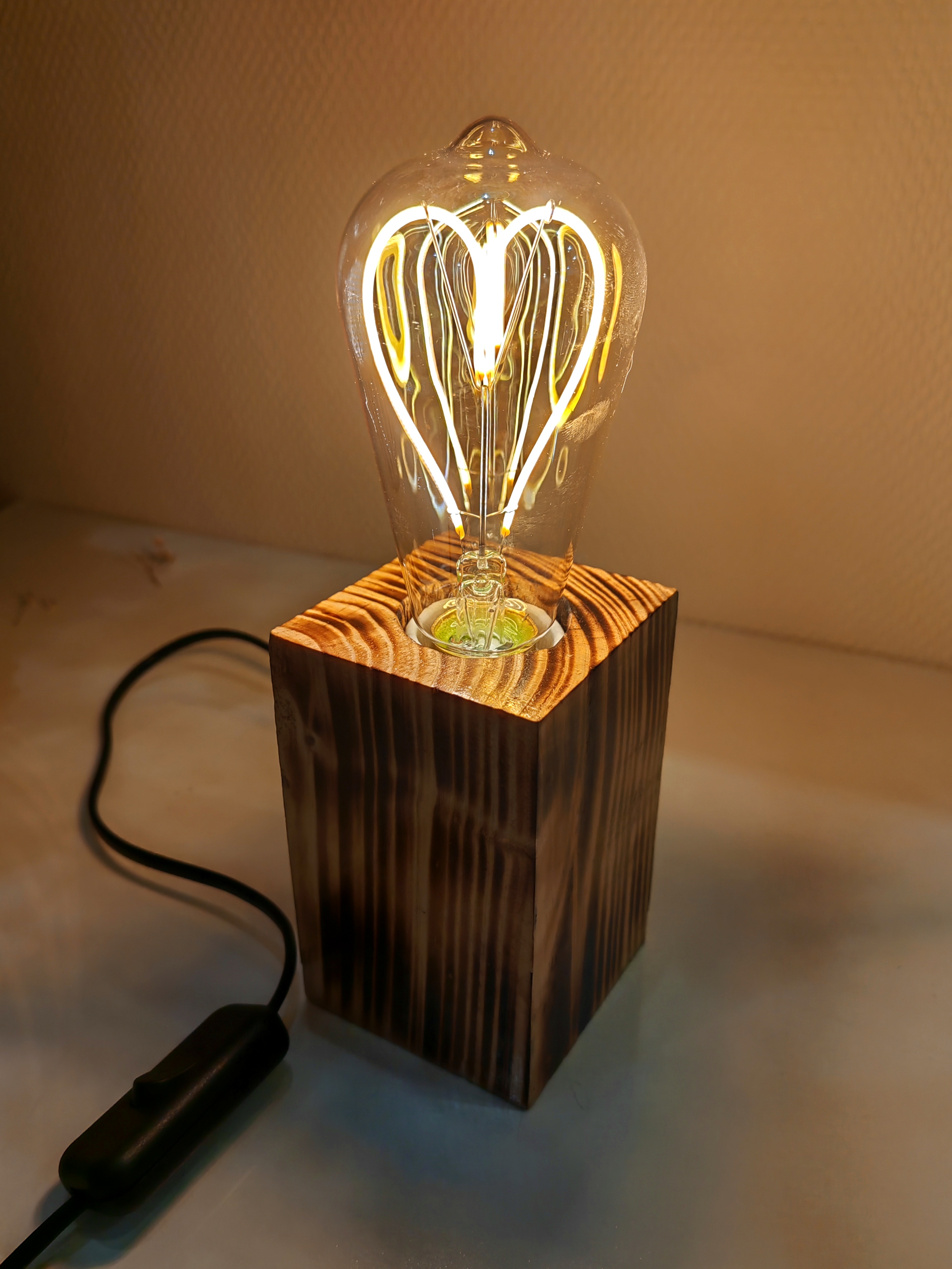 Lampa "Sirds gaisma."