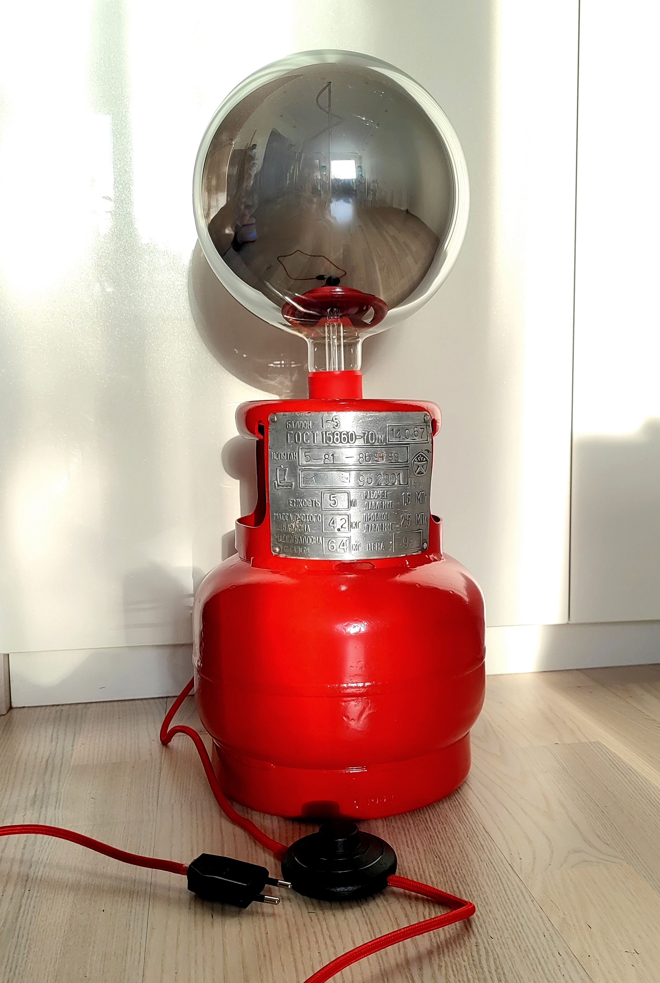 Lampa "Retro gāzes spīdums: ГОСТ 15860-70."